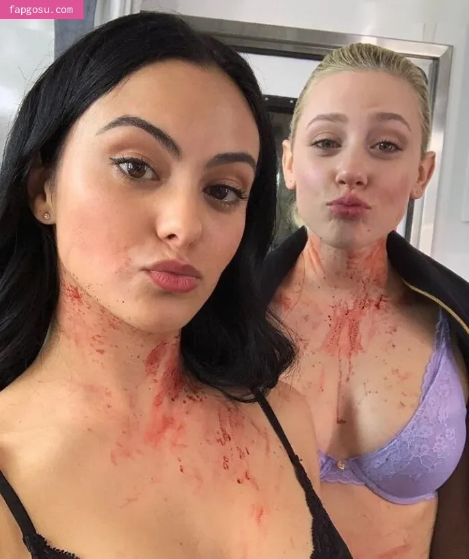 Camila Mendes