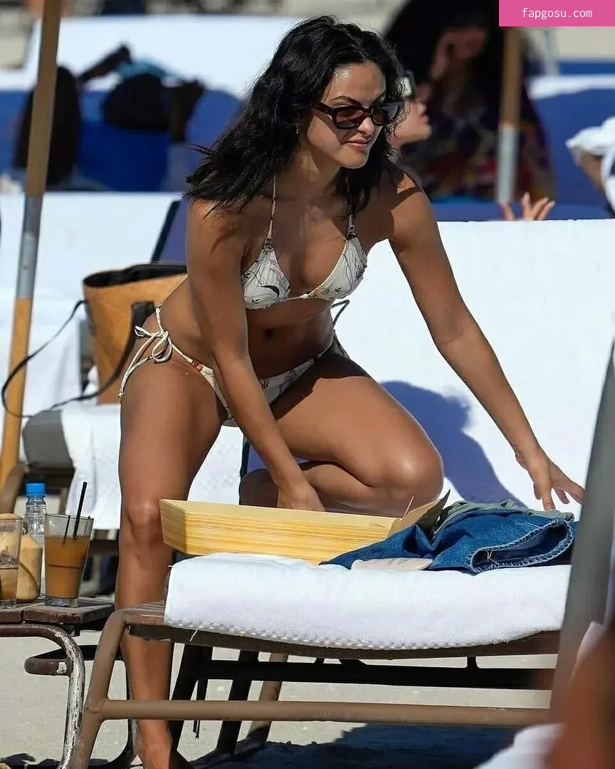 Camila Mendes