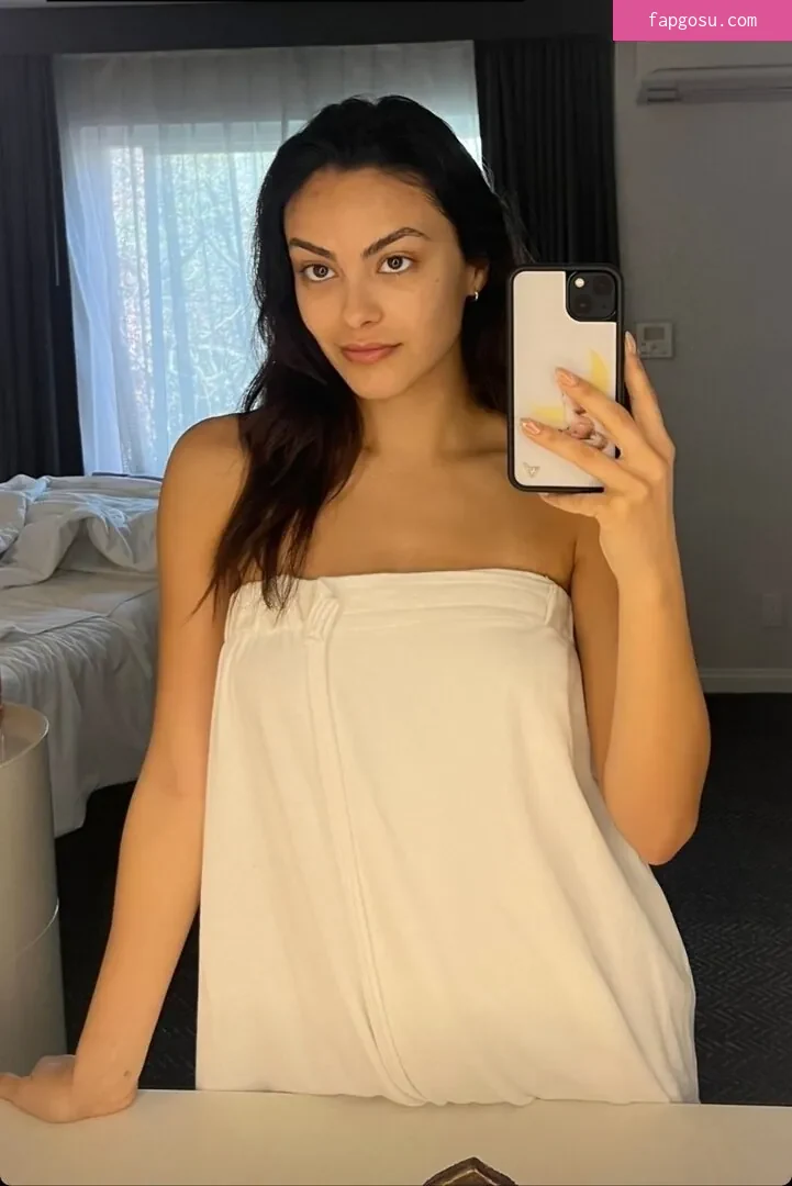 Camila Mendes