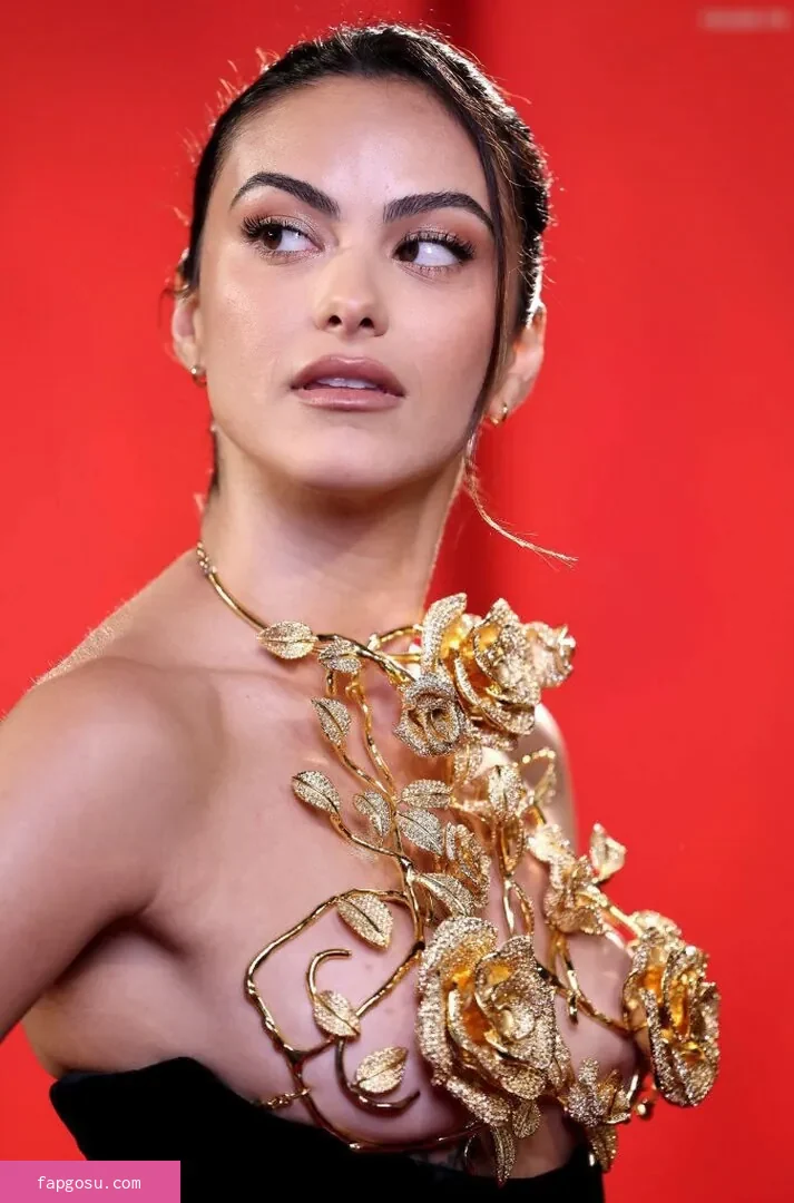 Camila Mendes