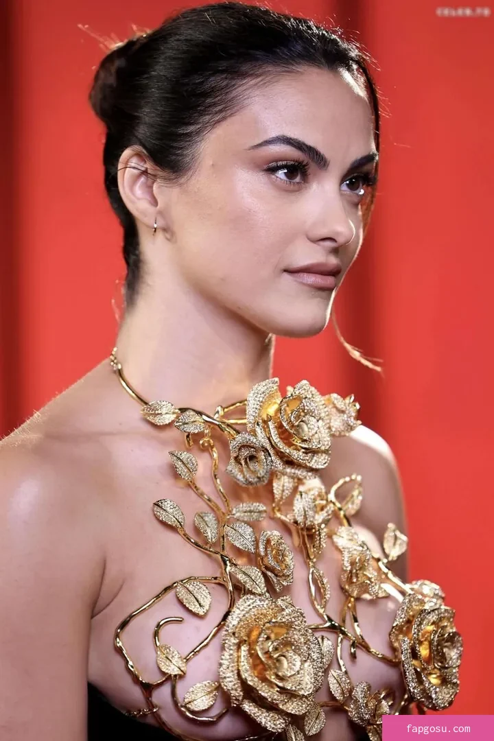 Camila Mendes
