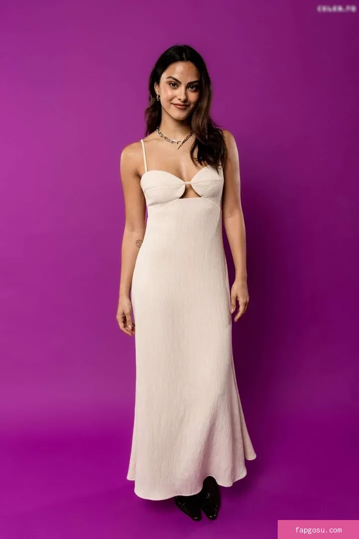 Camila Mendes