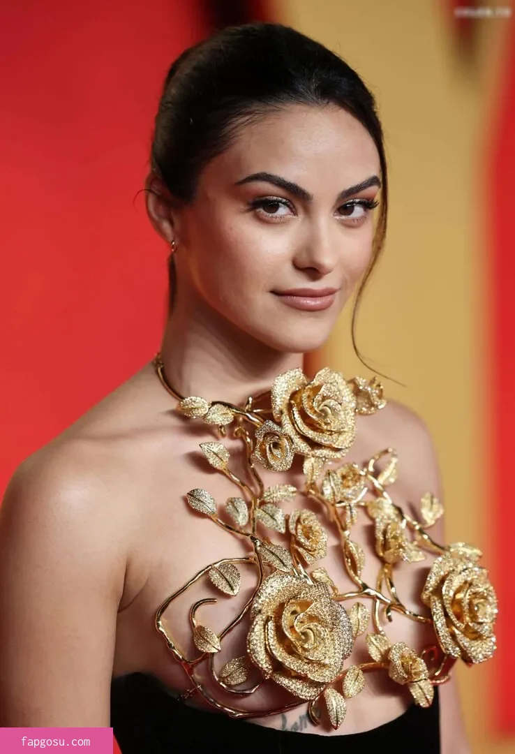 Camila Mendes