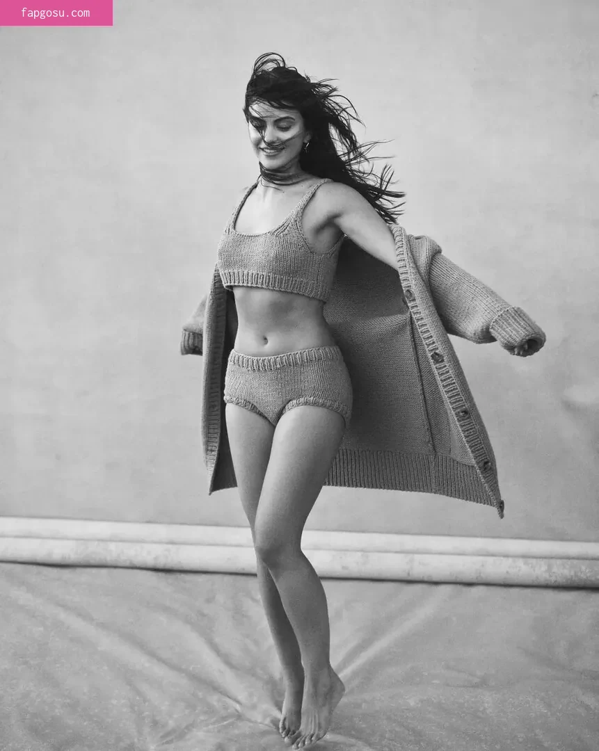 Camila Mendes