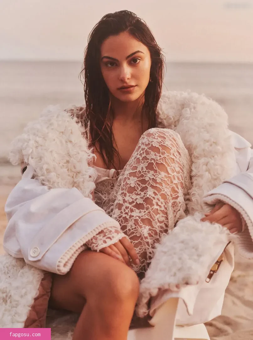 Camila Mendes