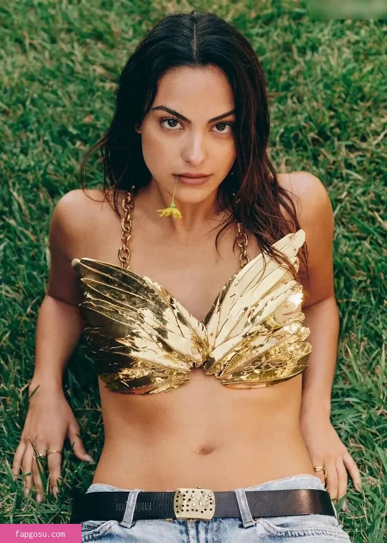 Camila Mendes