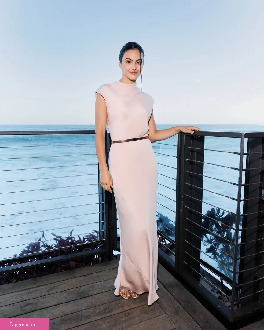 Camila Mendes