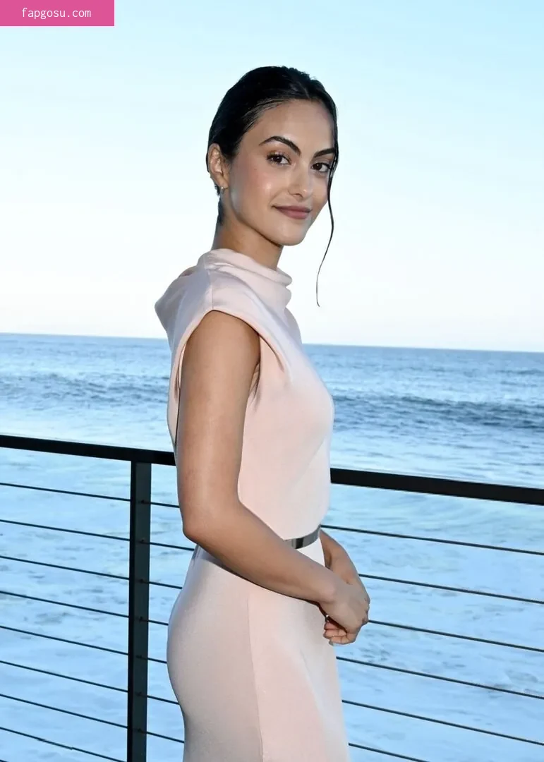 Camila Mendes