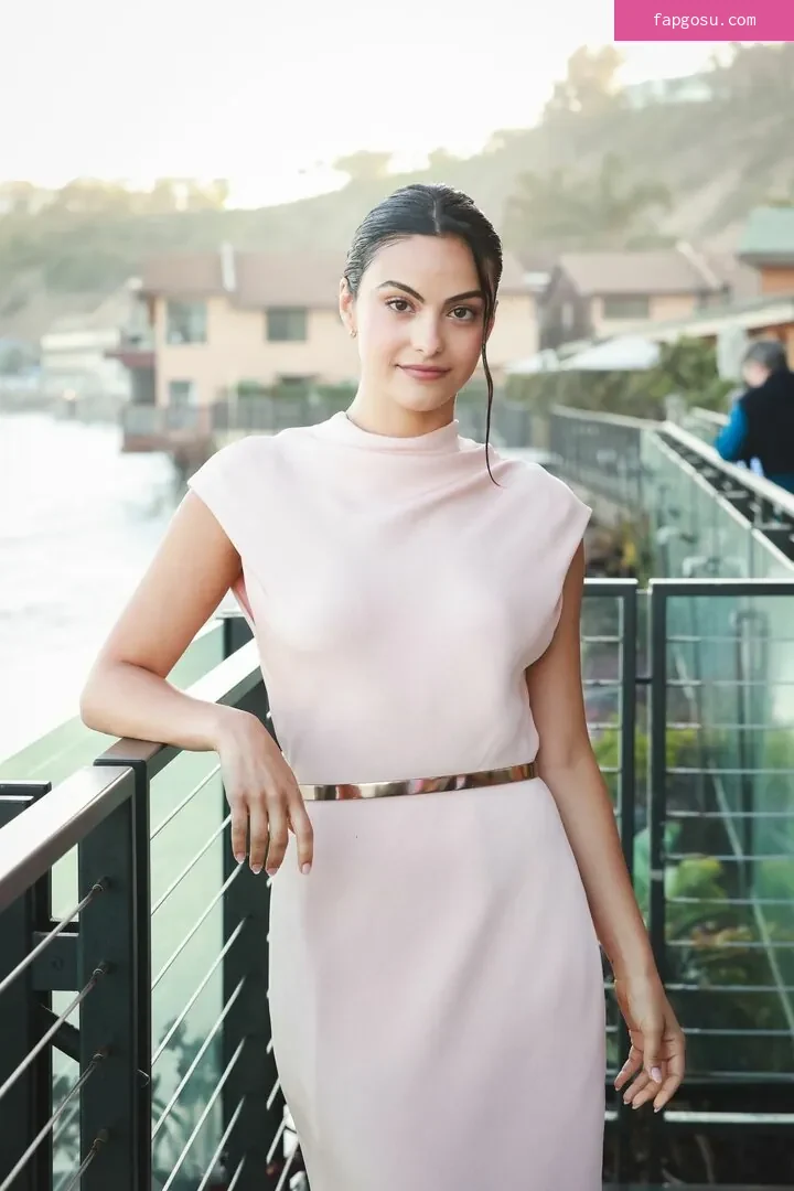 Camila Mendes