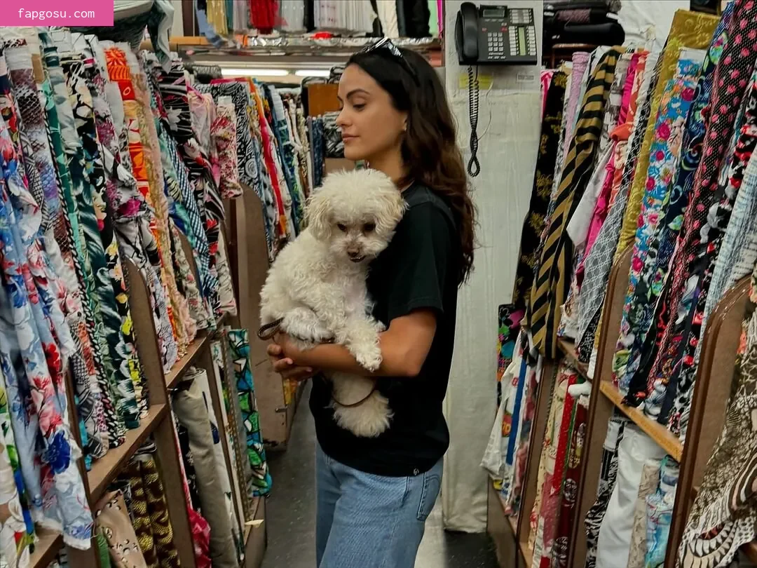 Camila Mendes