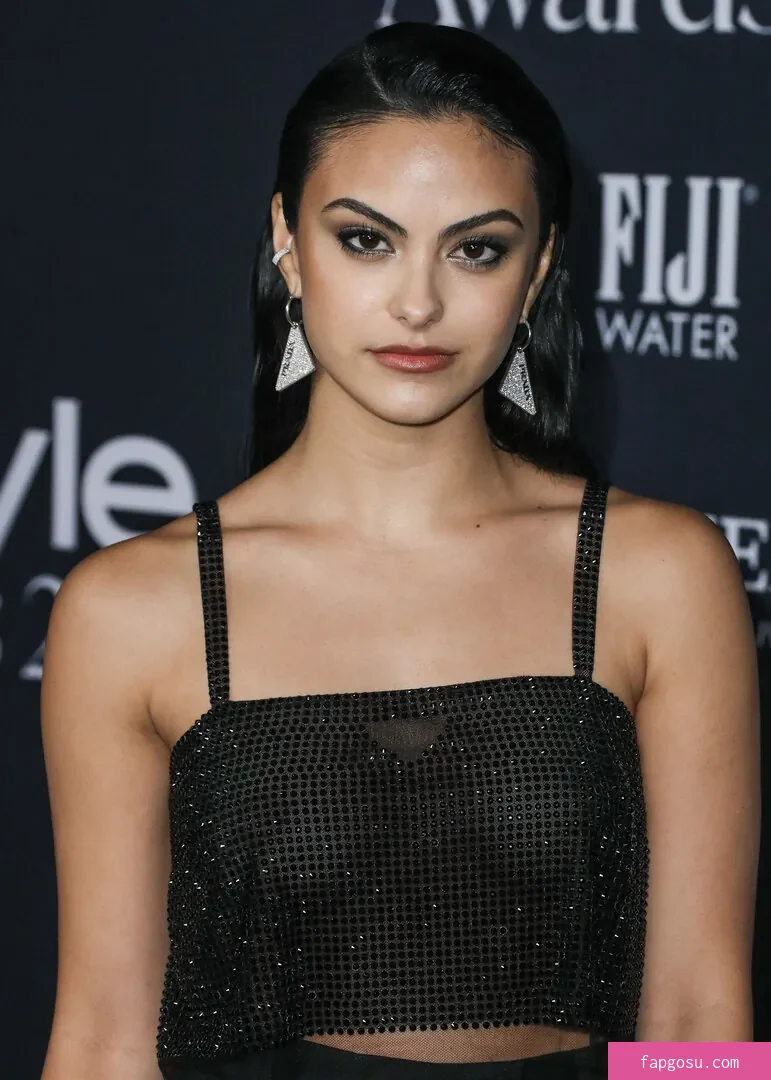 Camila Mendes