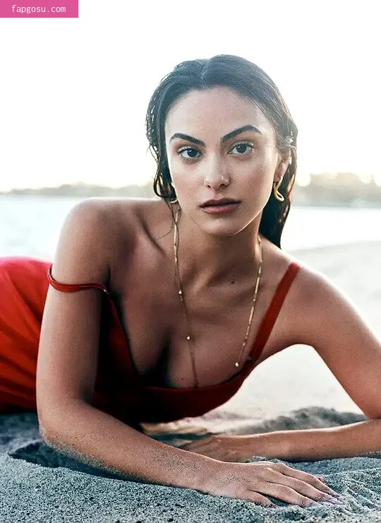 Camila Mendes