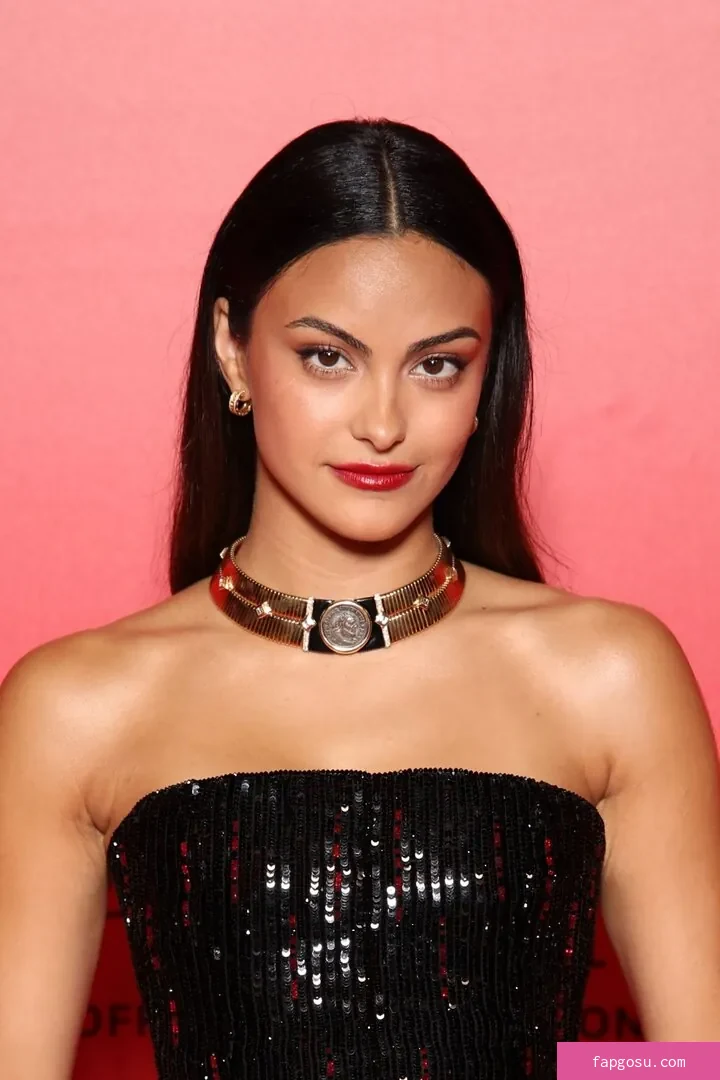 Camila Mendes
