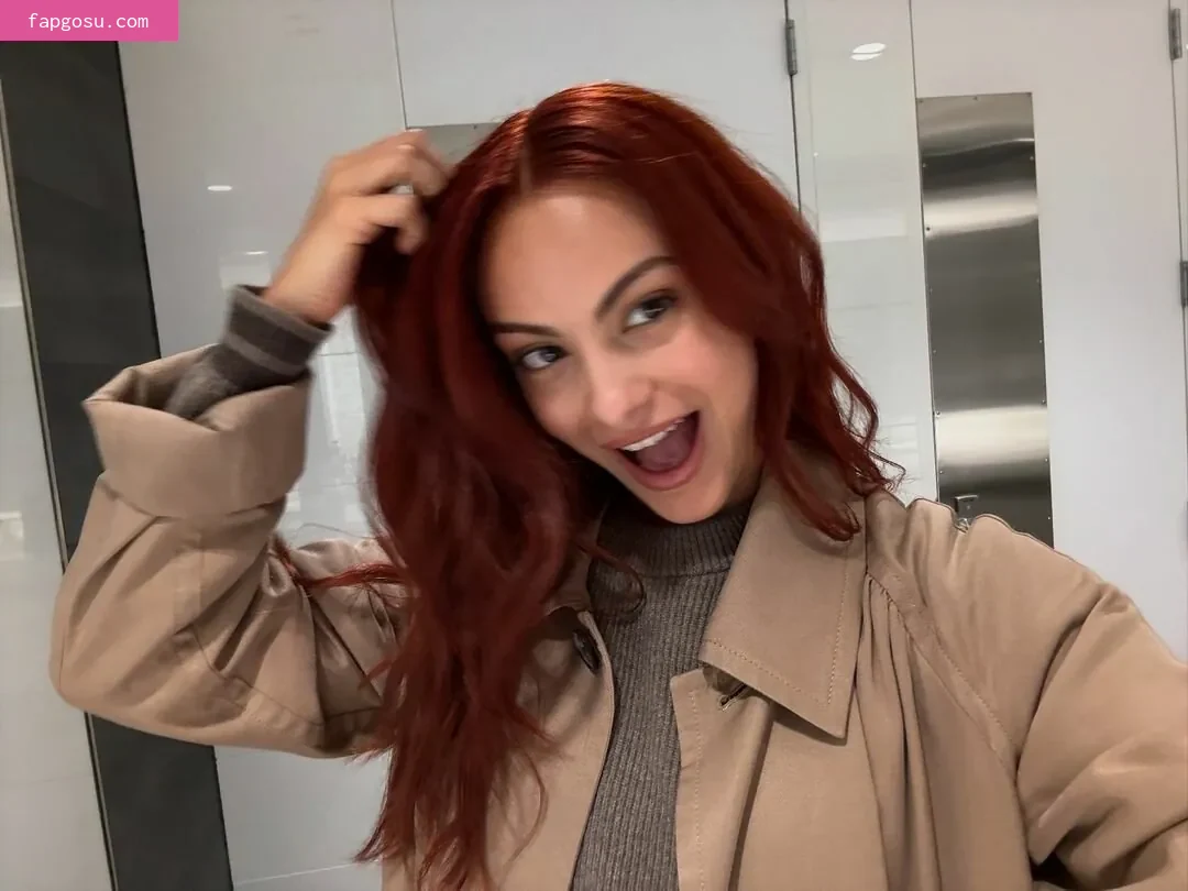 Camila Mendes