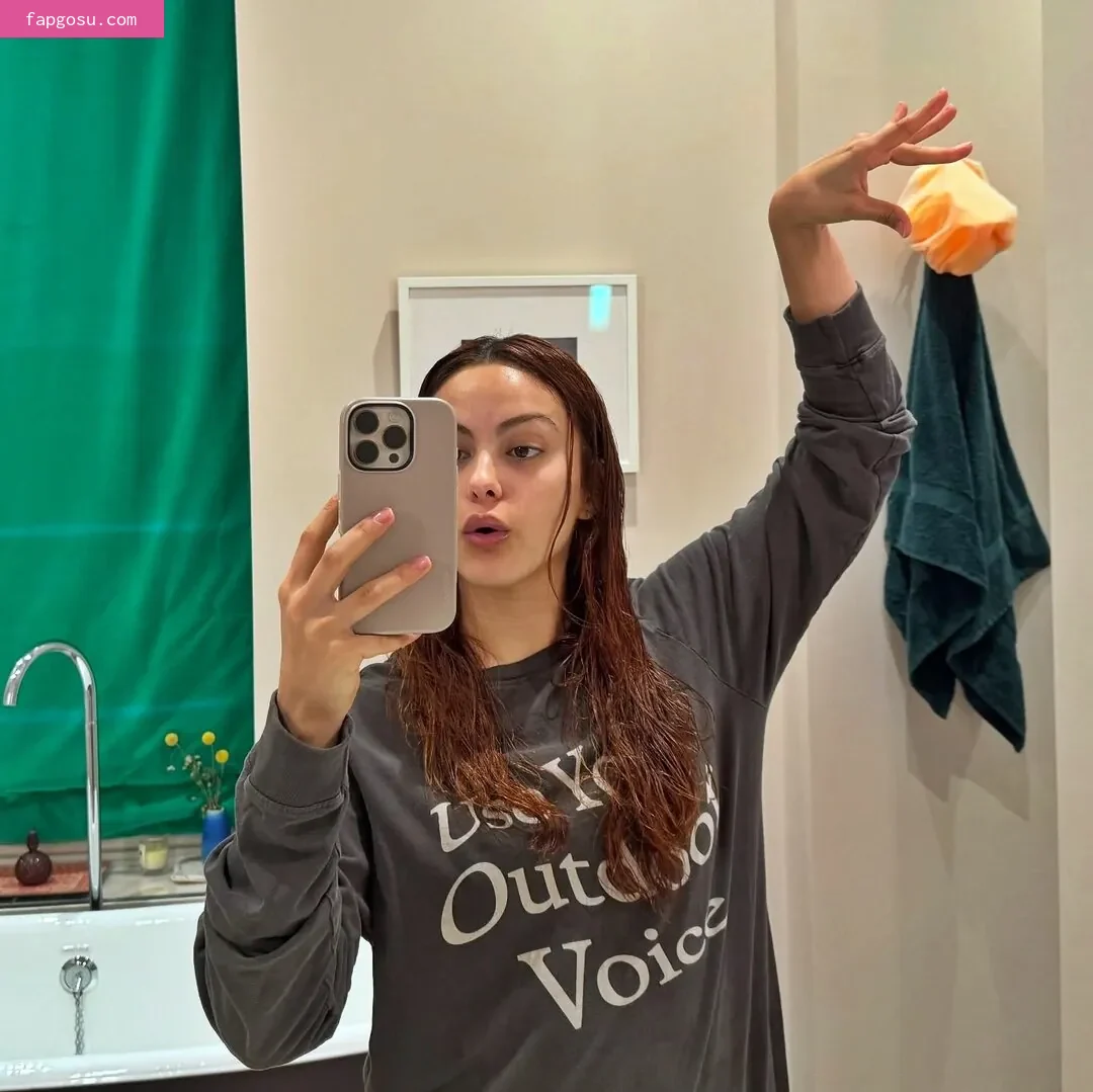Camila Mendes