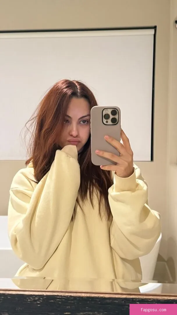 Camila Mendes