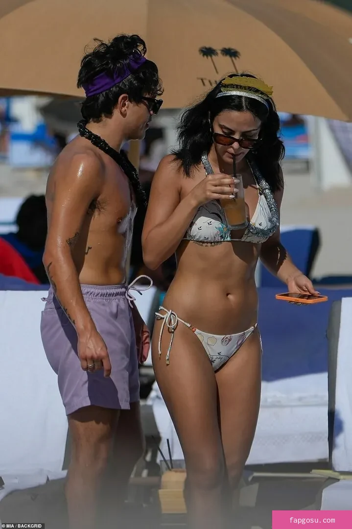 Camila Mendes