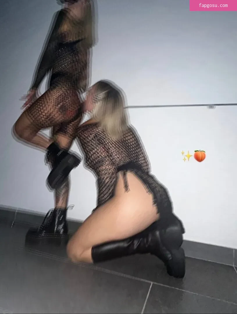 Carina_mthrfckr