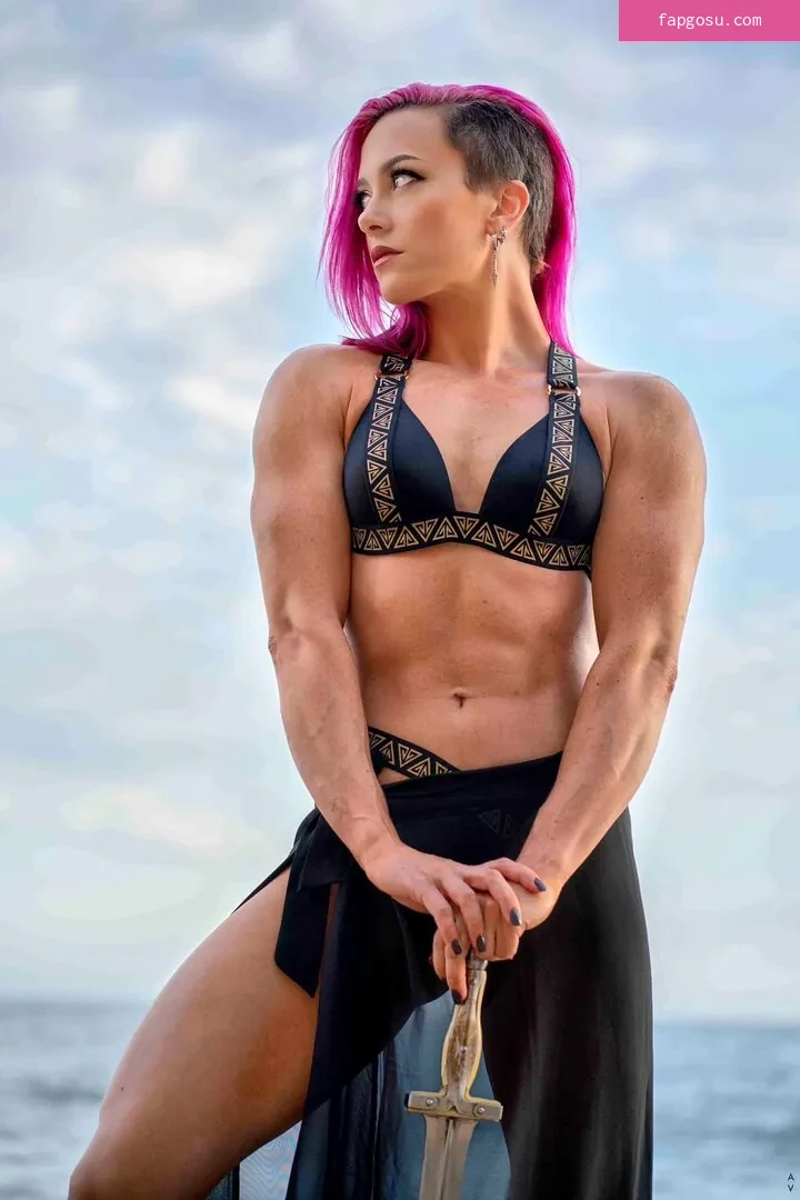 Claire Max