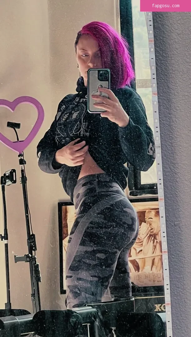 Claire Max