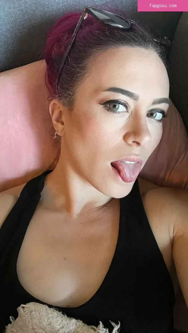 Claire Max