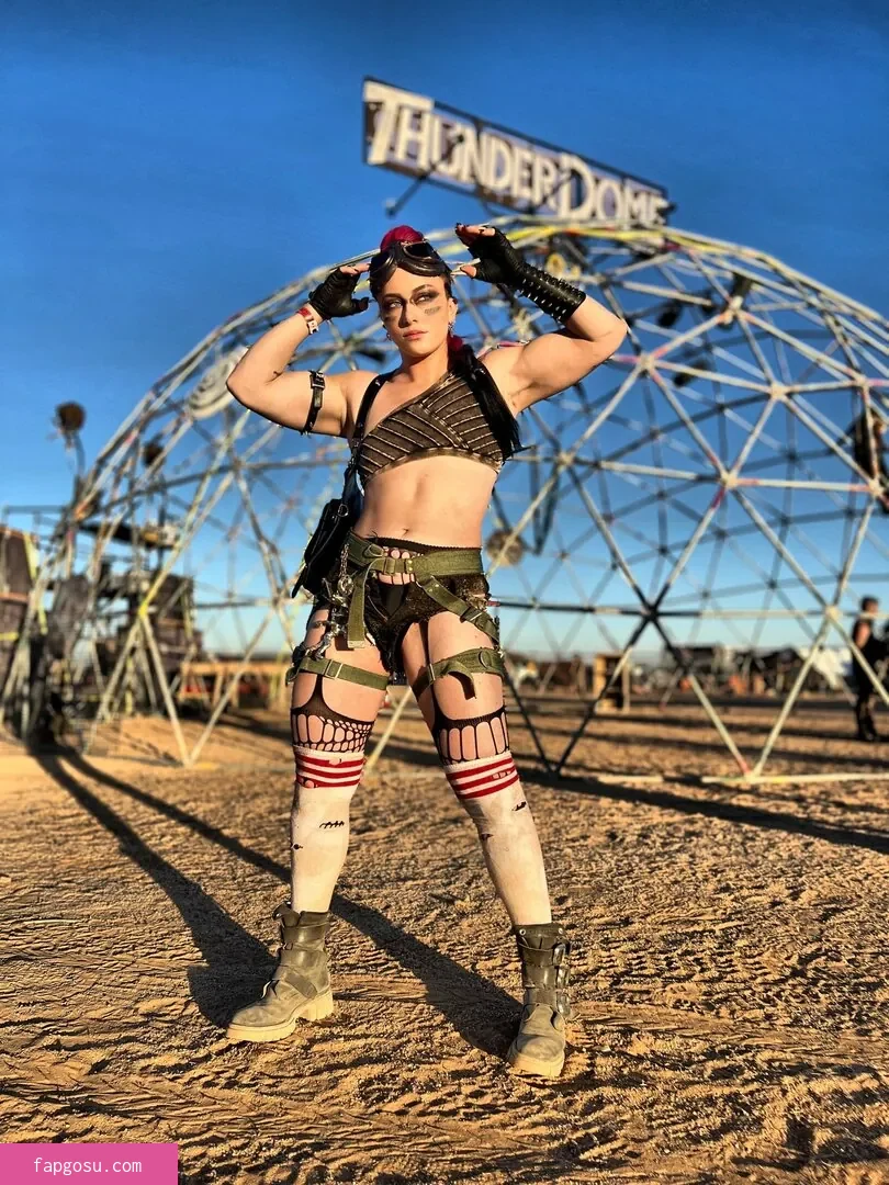 Claire Max