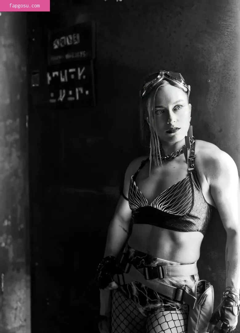Claire Max
