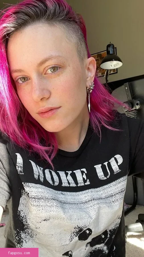 Claire Max