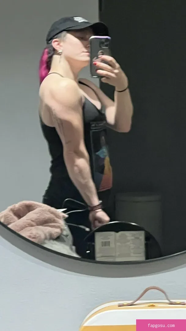 Claire Max