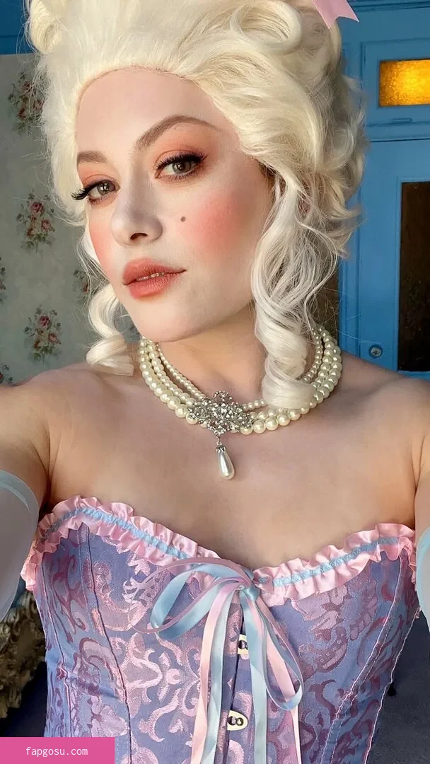 Claire Max