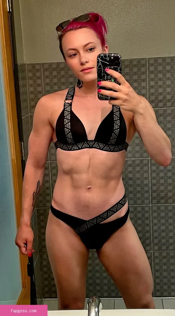 Claire Max