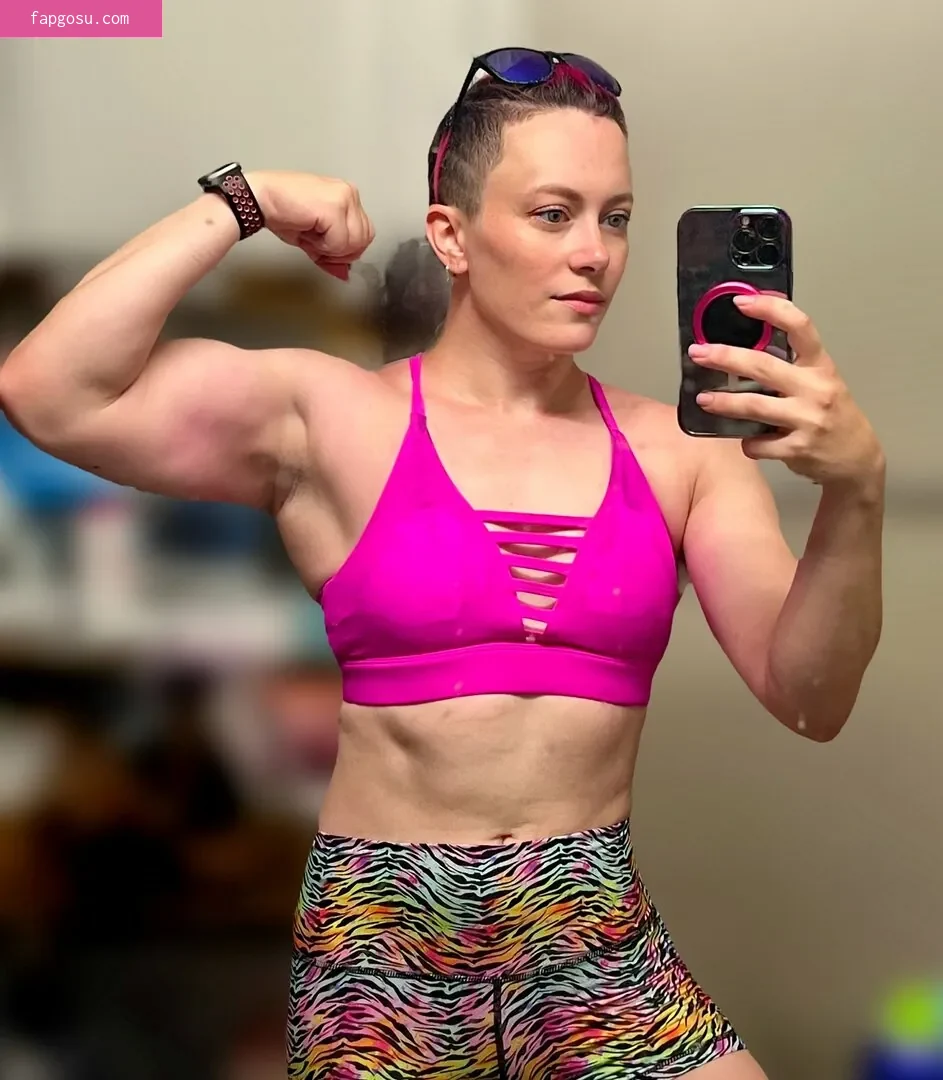 Claire Max