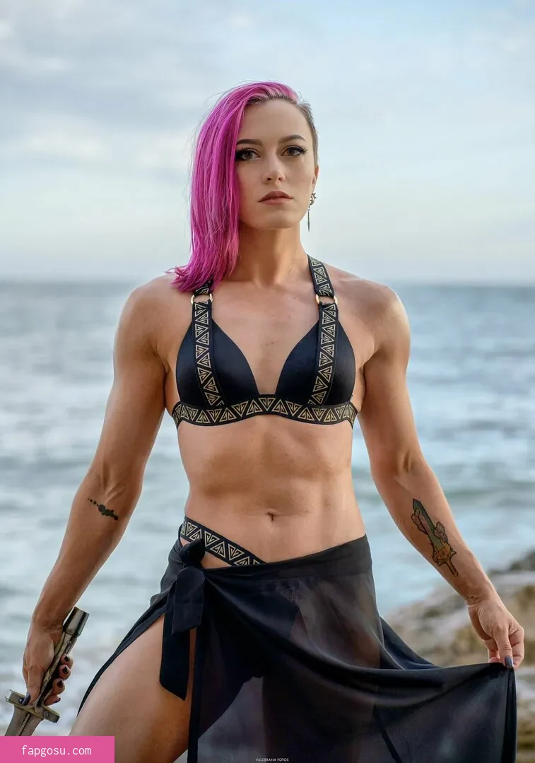 Claire Max