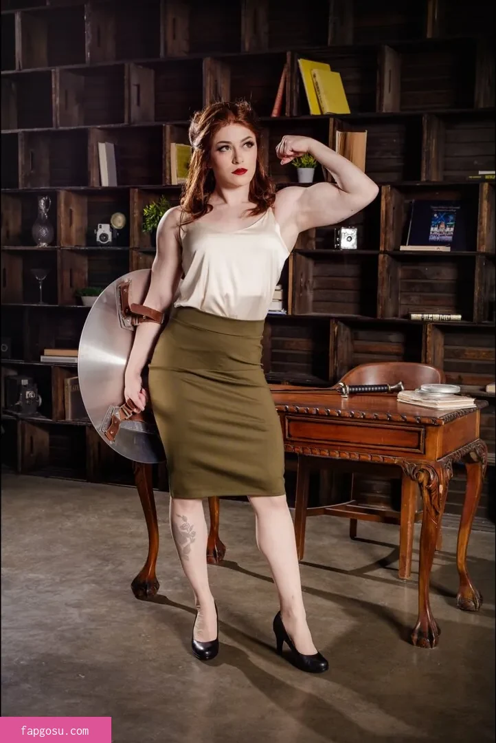 Claire Max