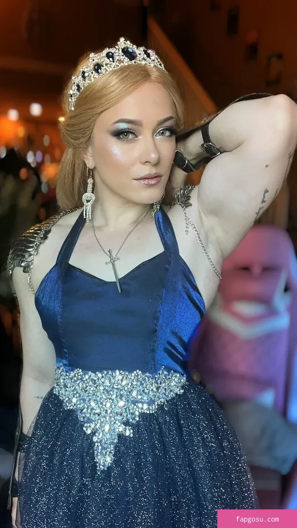 Claire Max