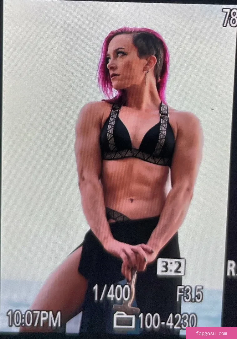 Claire Max