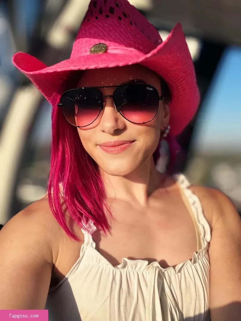 Claire Max