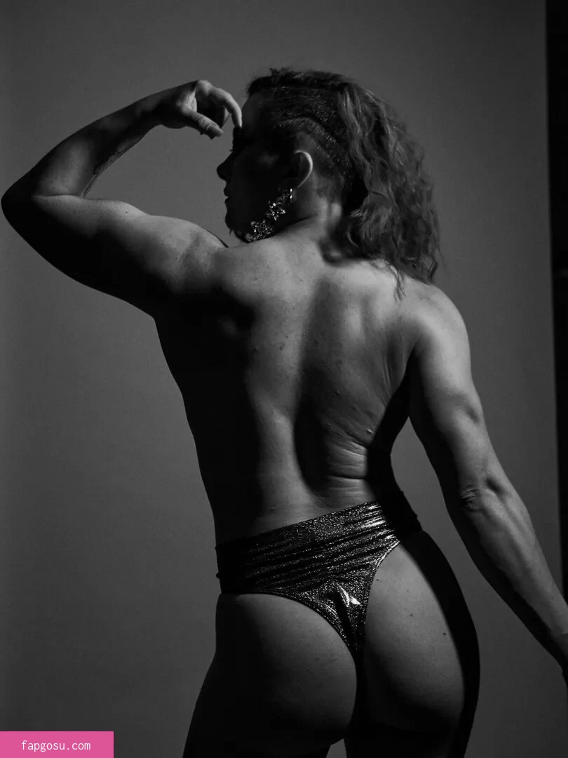 Claire Max
