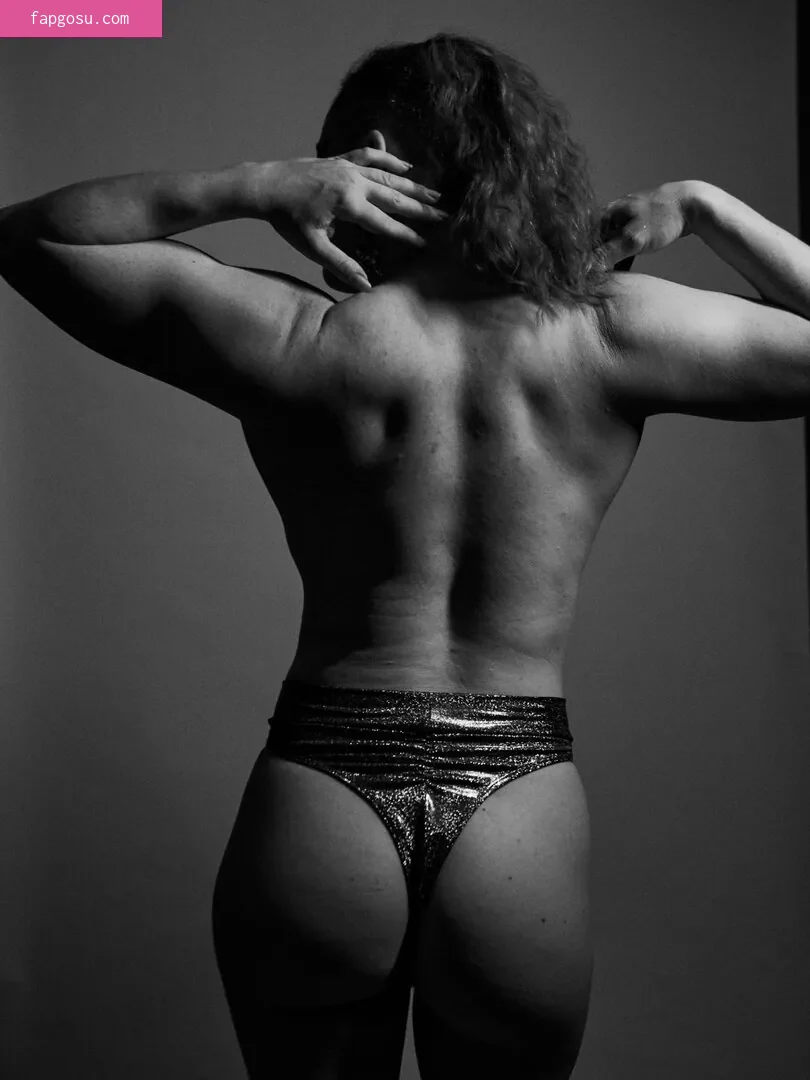 Claire Max