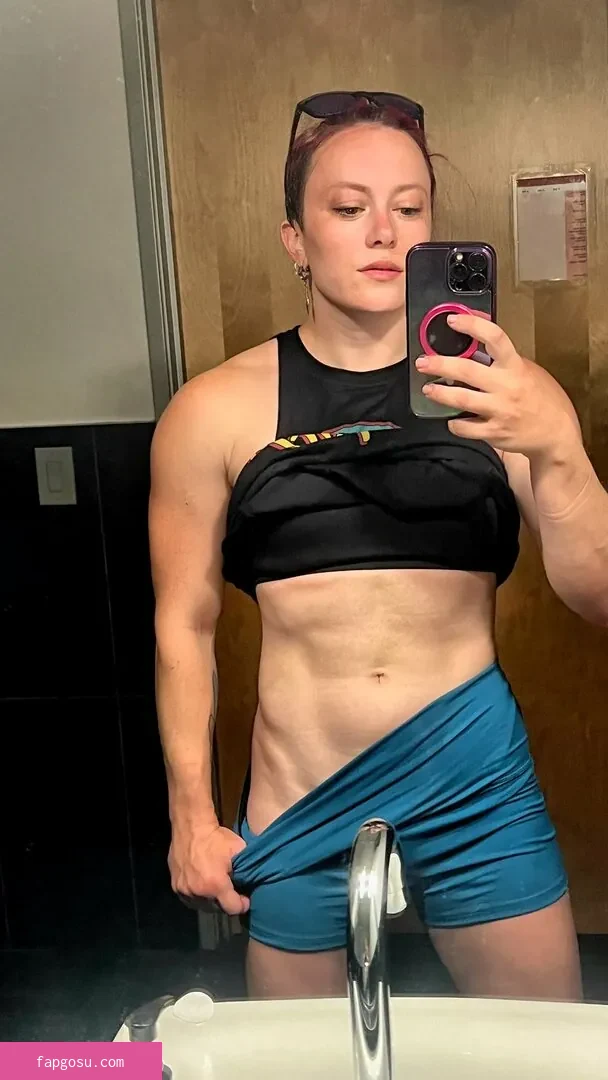 Claire Max