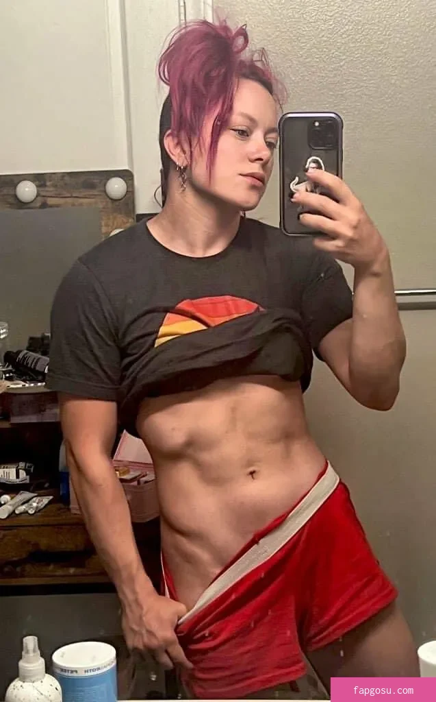 Claire Max