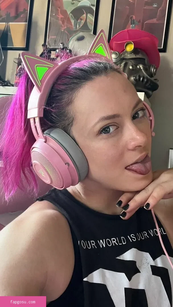 Claire Max