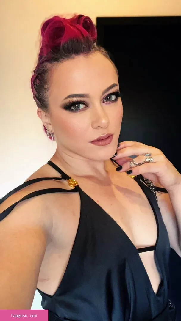 Claire Max