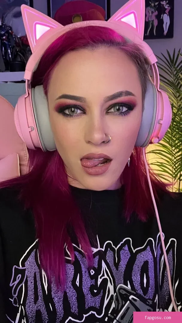 Claire Max