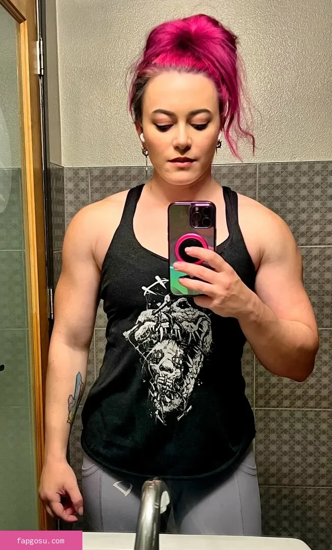 Claire Max