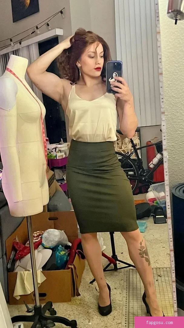 Claire Max