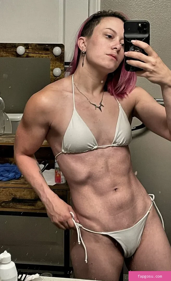 Claire Max