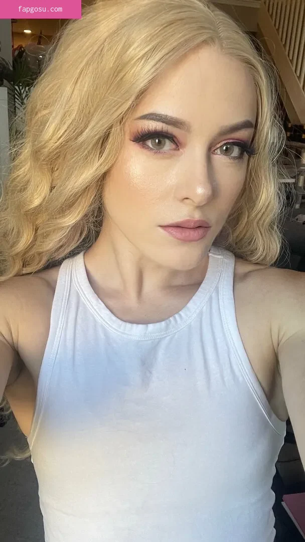 Claire Max