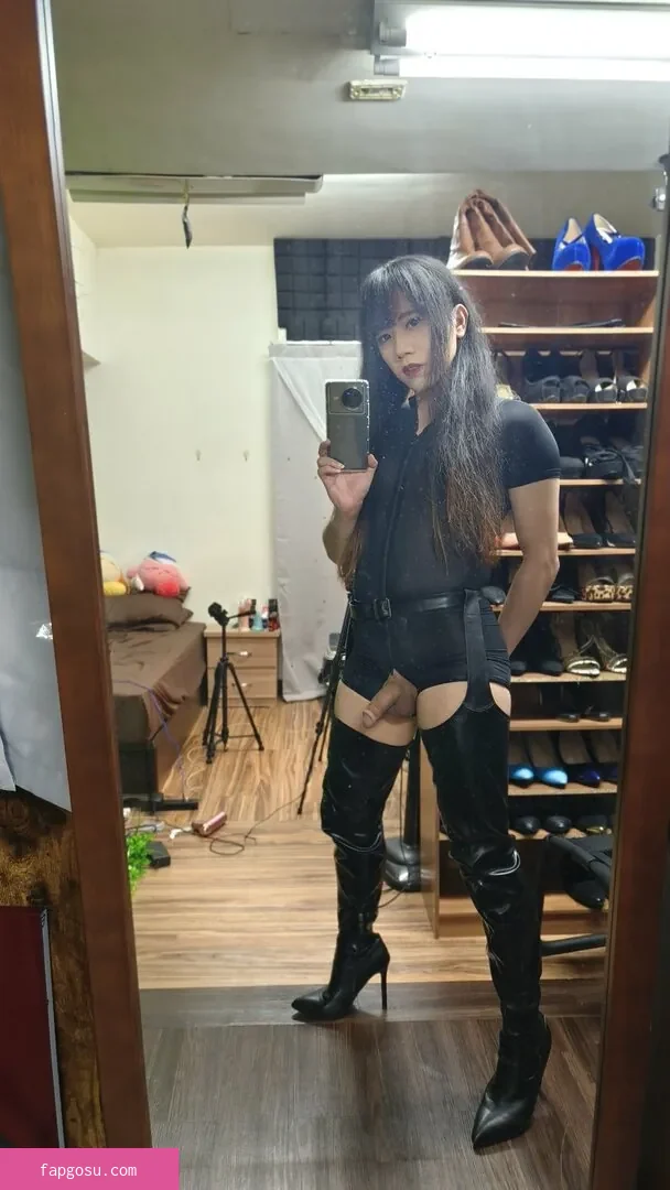 Charlotte Niya