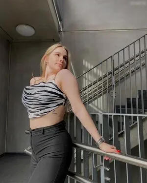 Chiara Pontius content